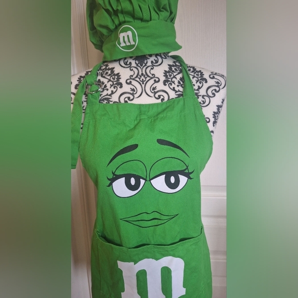 M&M's Green Kids Apron and Chef Hat Set - Picture 4 of 5